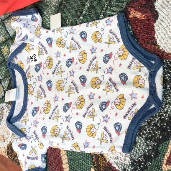 Infant boy 9 items Newborn to 18 mo (1 price) - Picture 5 of 8